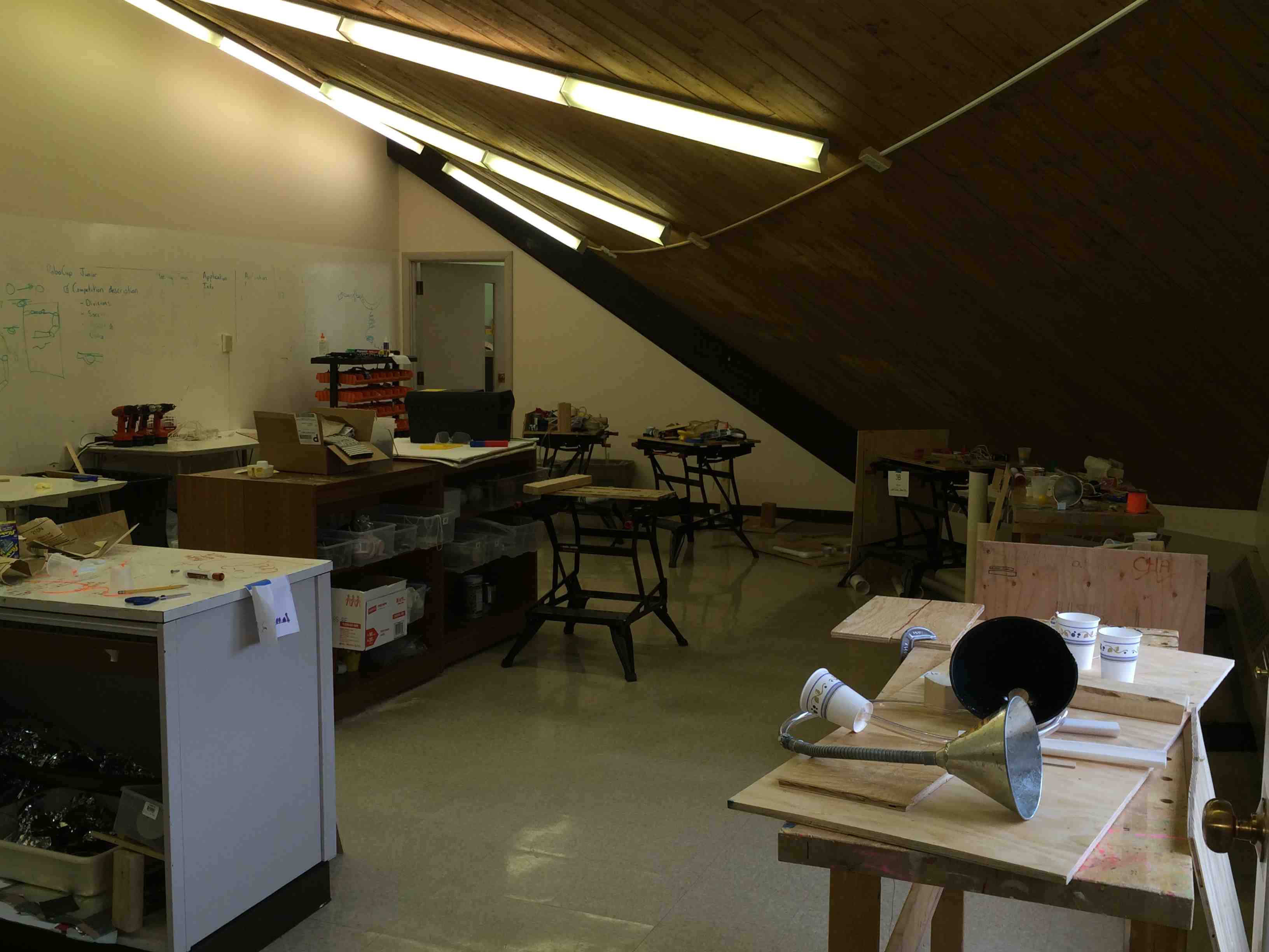 Fay Maker Lab - Picture
              2