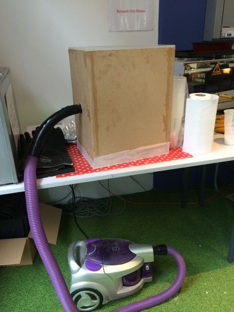 Vacuum box