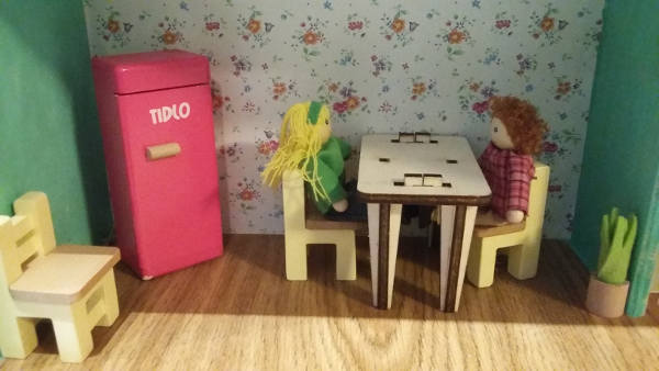 small_table.jpg