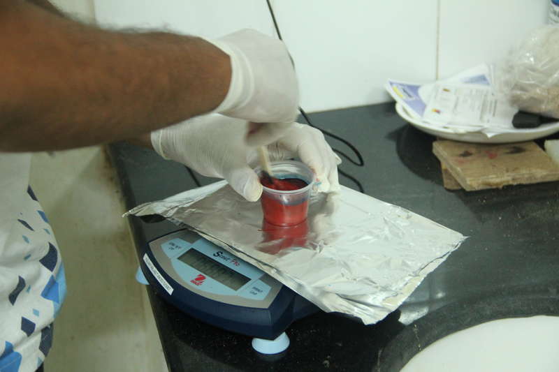 Mixing the resin and hardener