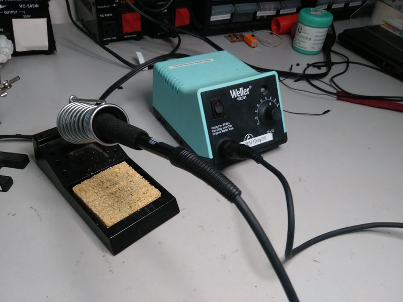 The entire soldering station
