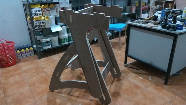 Designing the height adjustable table. 