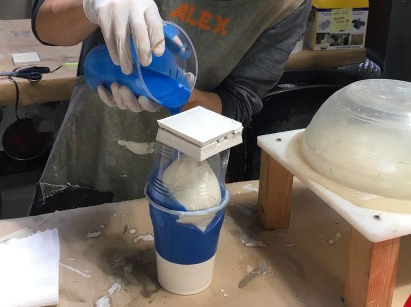 IMG_4.5_heart_shape_mould_pouring