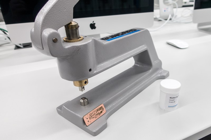 toggle lever press