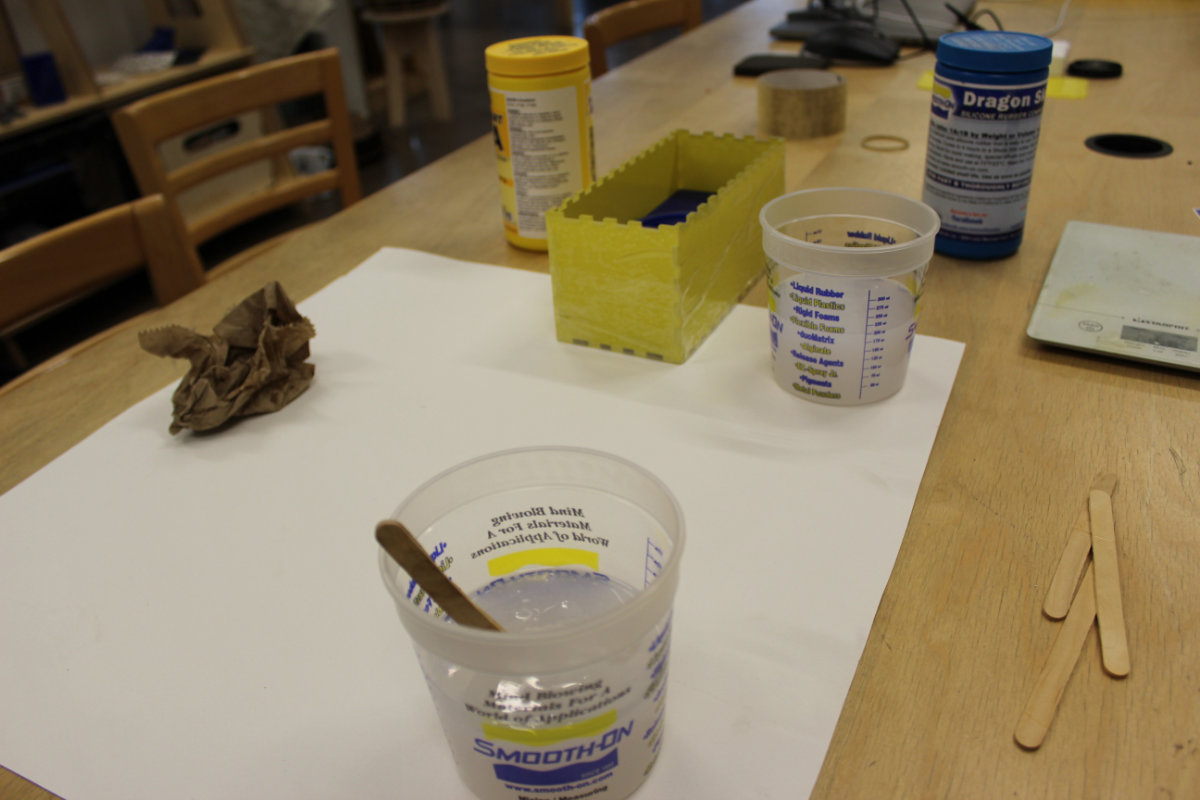 Mixing the silicone rubber
