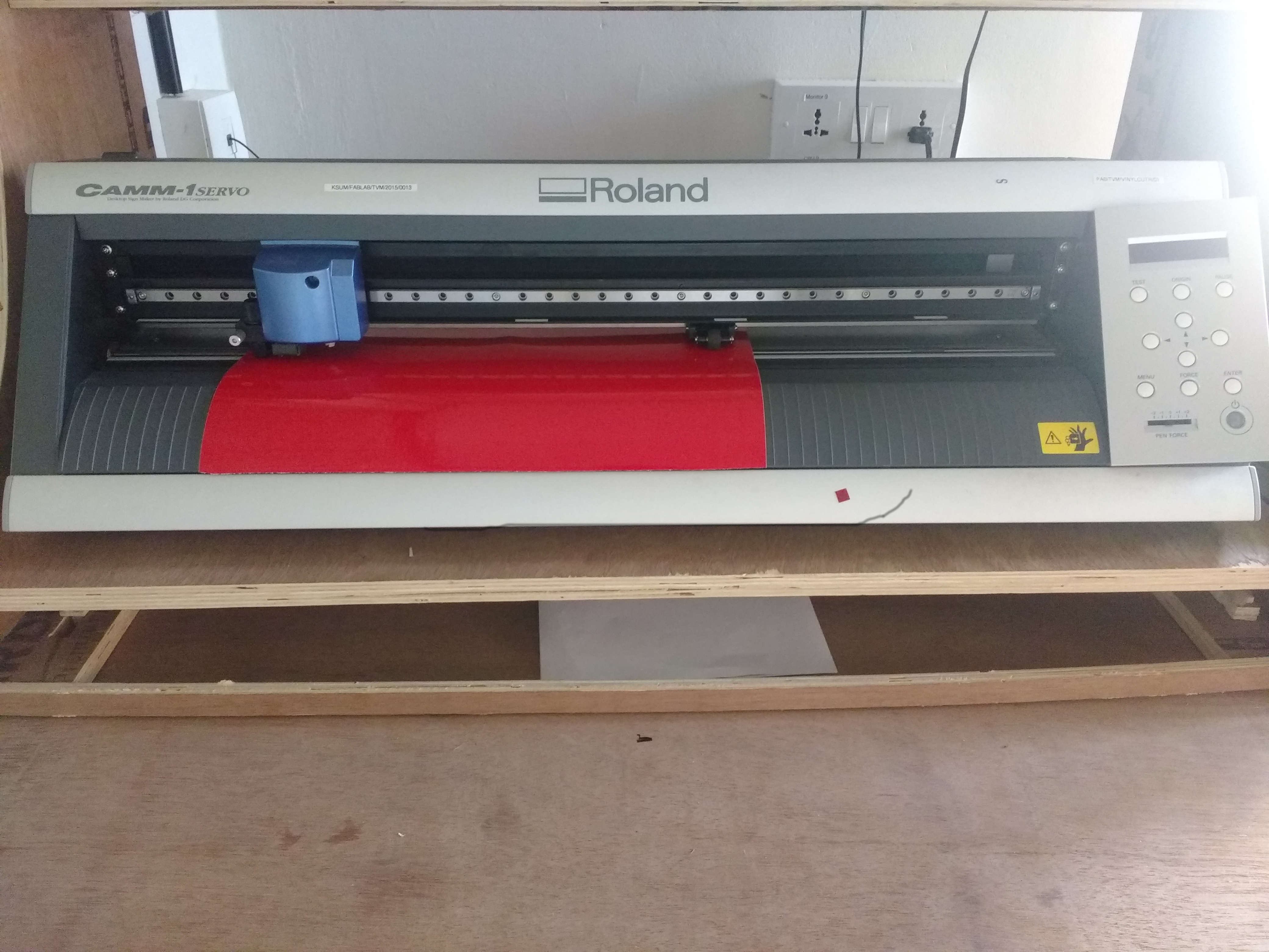 1.ROLAND VINYL CUTTER
