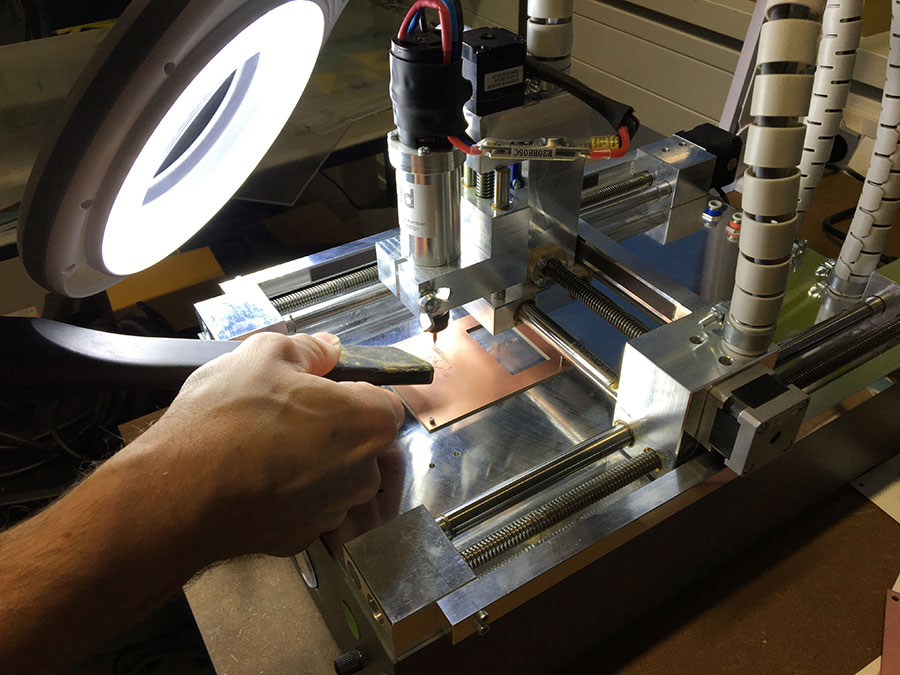 Vacuum cleaning while milling