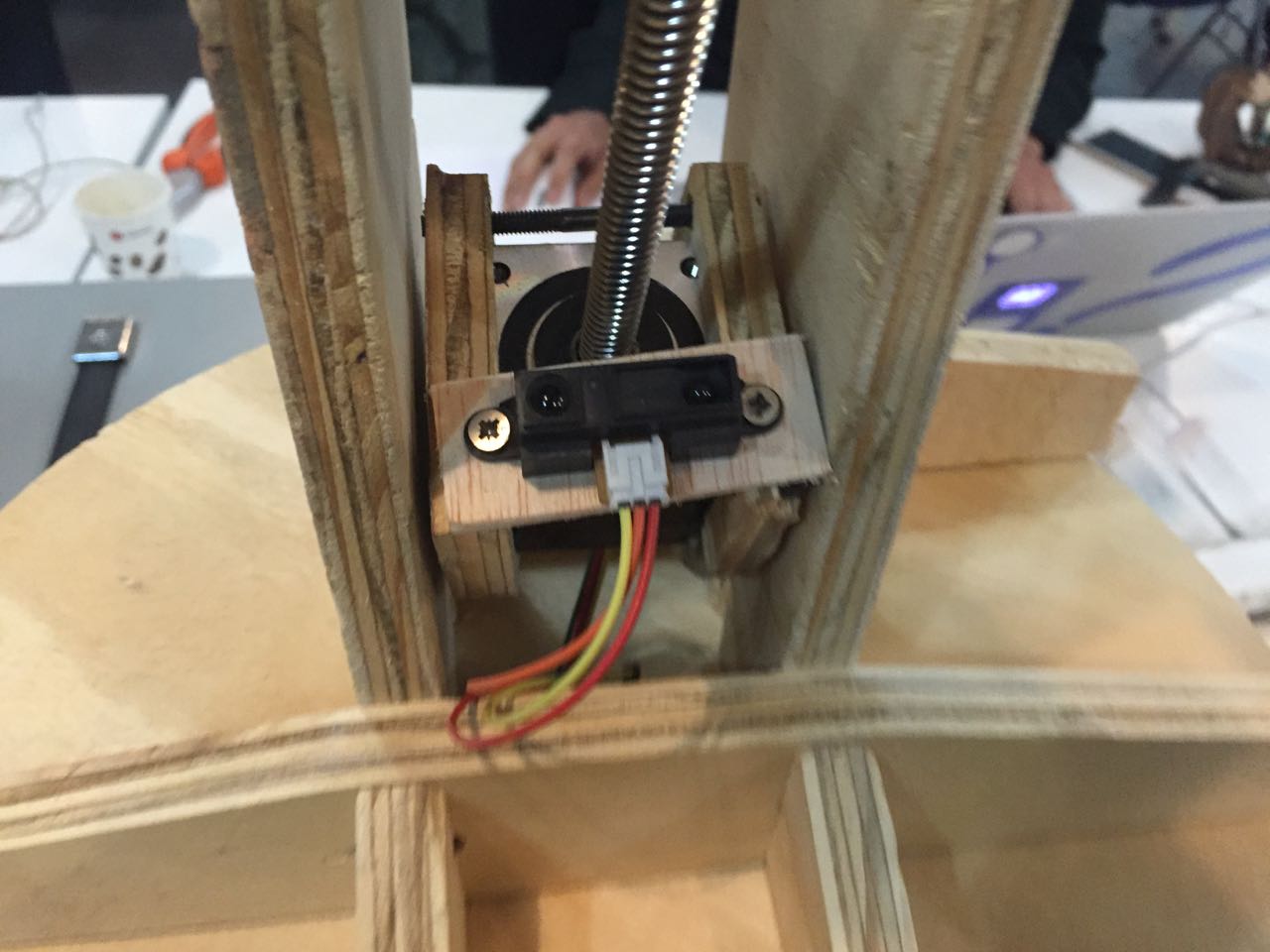 Helping the mechanical assembly