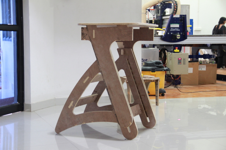 height Adjustable standing table
