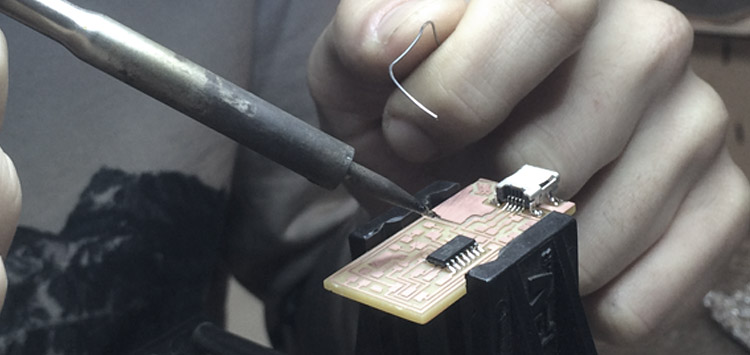 w04_06soldering.jpg