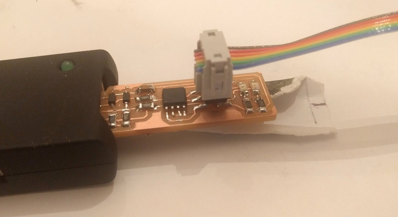 Hero! Plugged into USB hub, with some paper to ensure good contact.