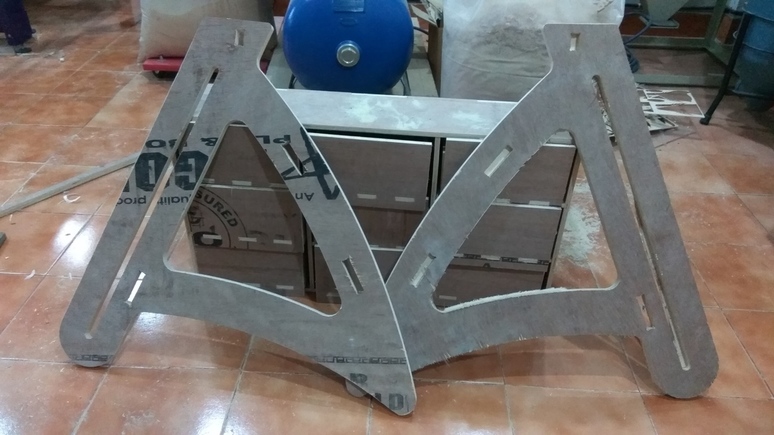 Designing the height adjustable table. 