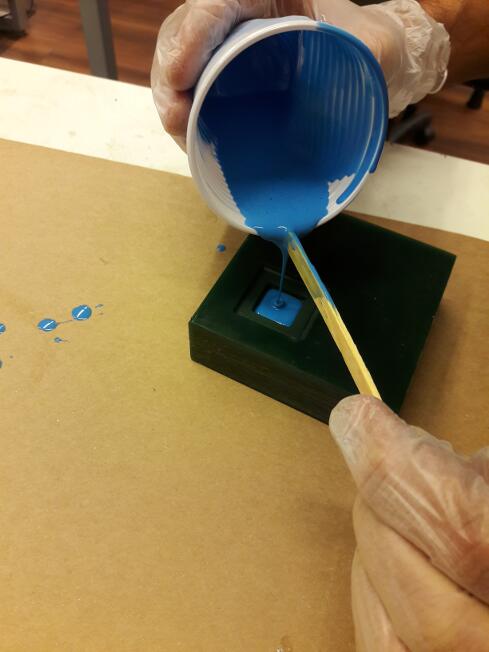 Pouring the silicone 1
