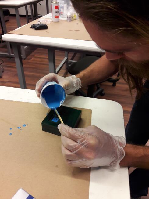 Pouring the silicone 2
