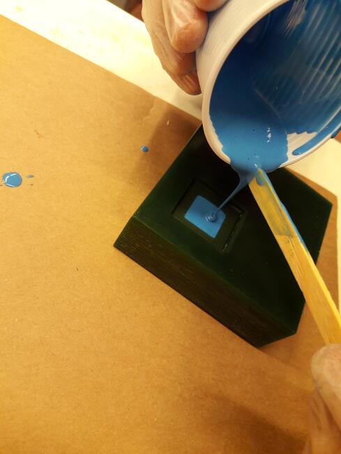 Pouring the silicone 3